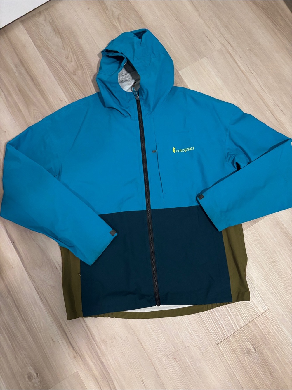 Cotopaxi Men’s Colorblock rain Hooded Jacket Sz M